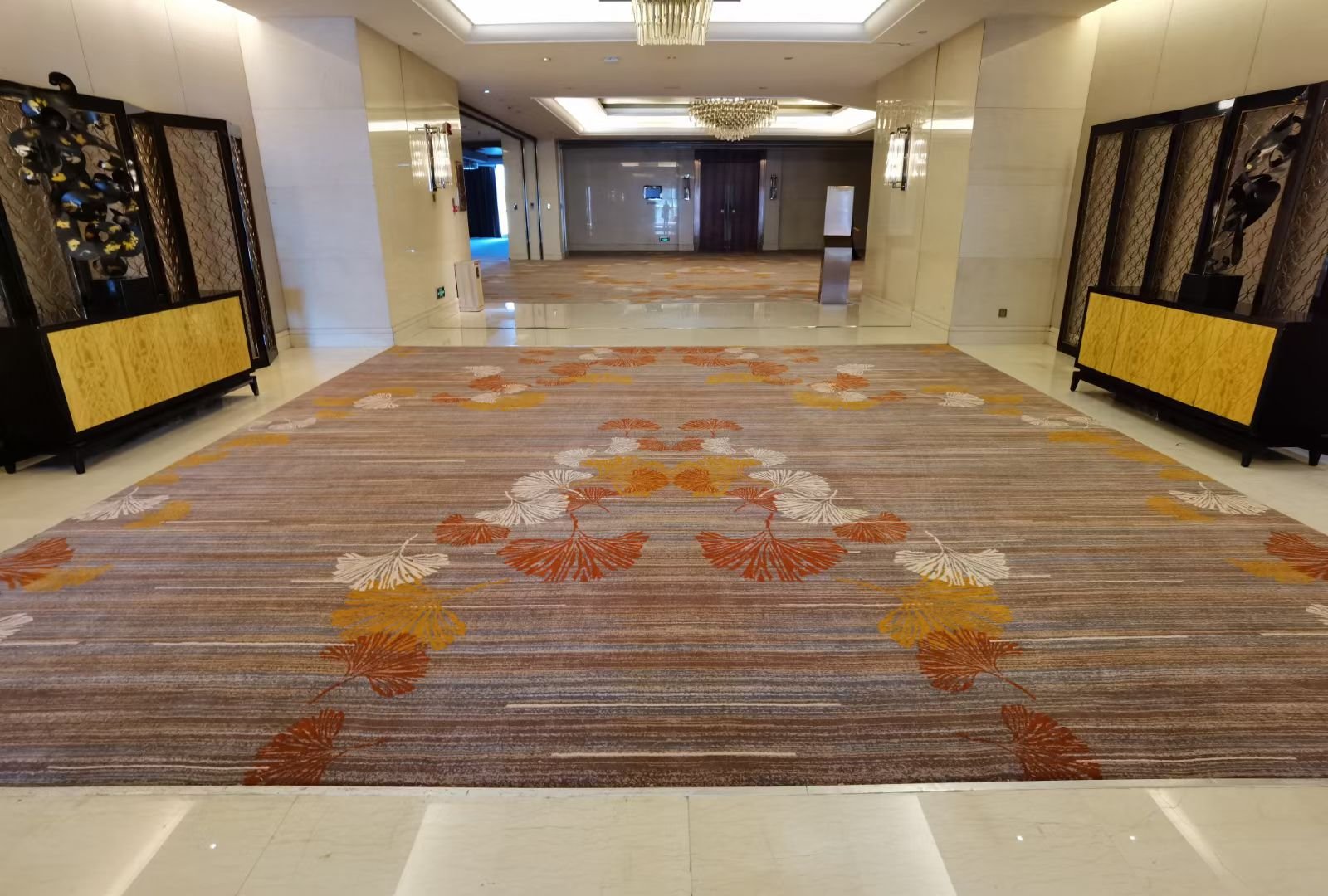 阿克明羊毛地毯宴会厅另一角度